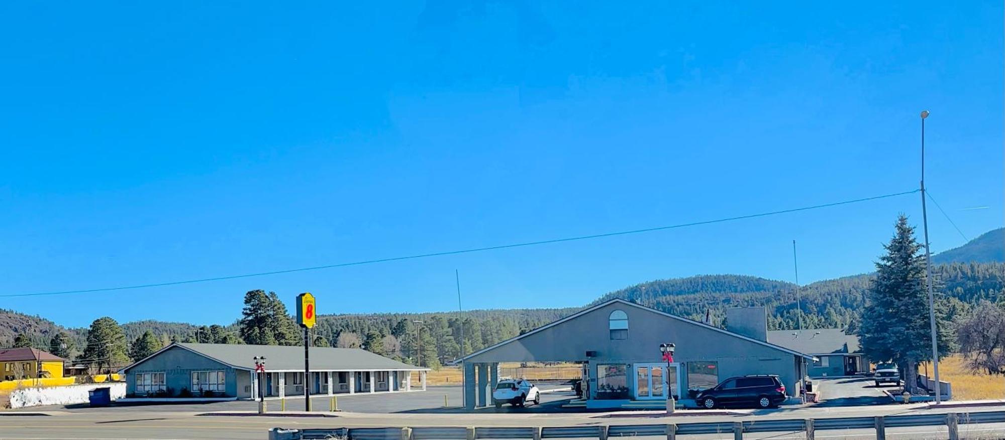 Super 8 By Wyndham Williams West Route 66 - Grand Canyon Area Exterior photo