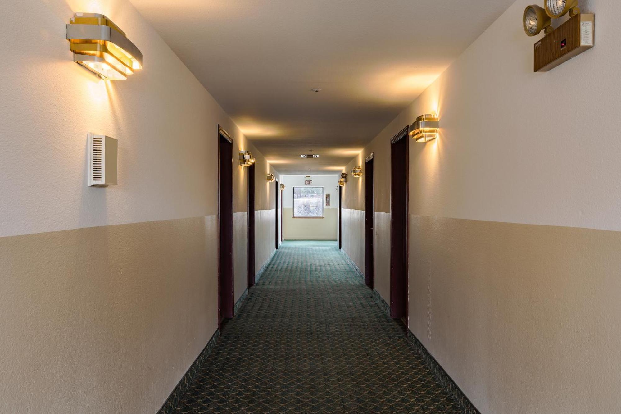 Super 8 By Wyndham Williams West Route 66 - Grand Canyon Area Exterior photo
