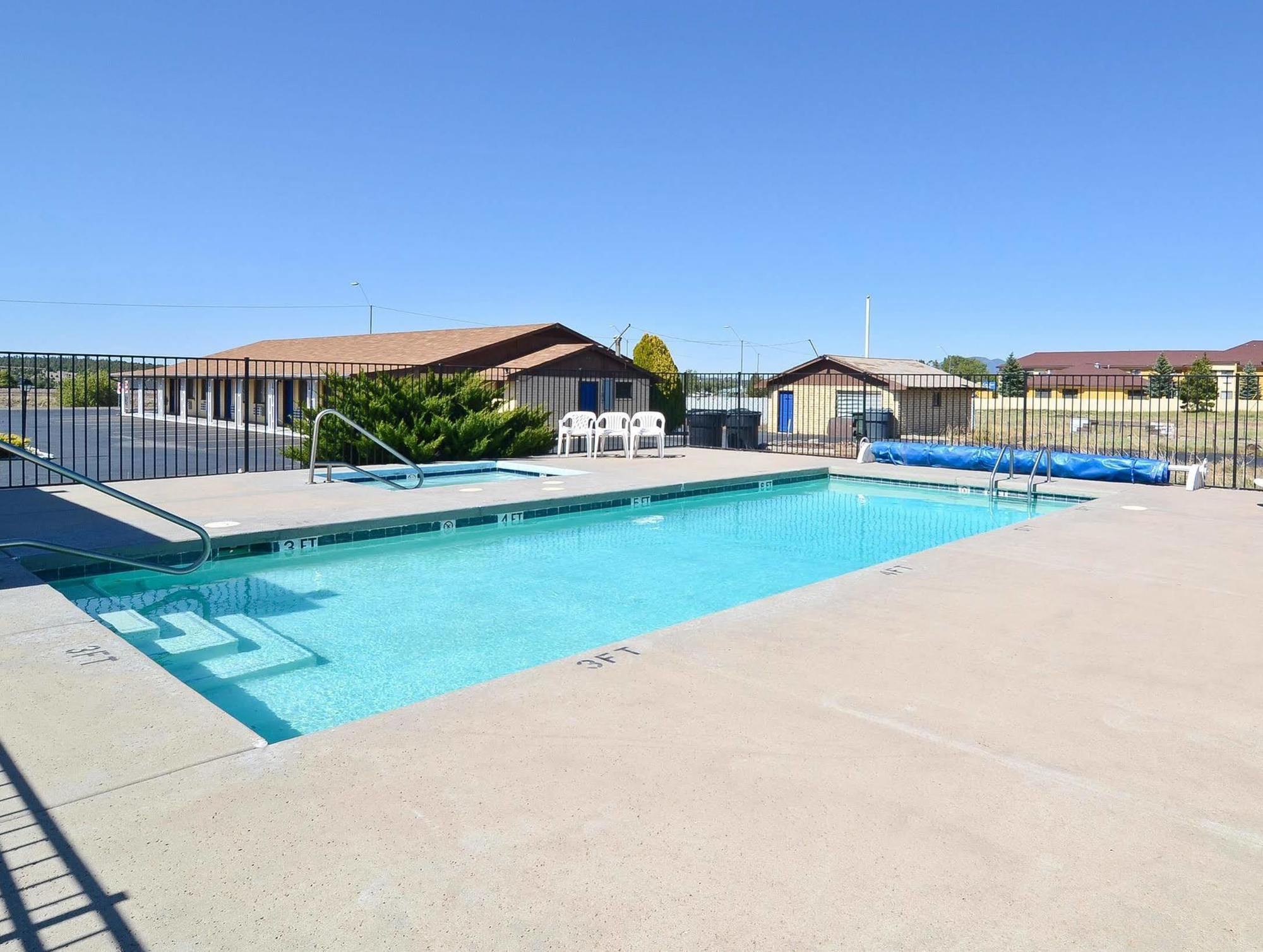 Super 8 By Wyndham Williams West Route 66 - Grand Canyon Area Exterior photo