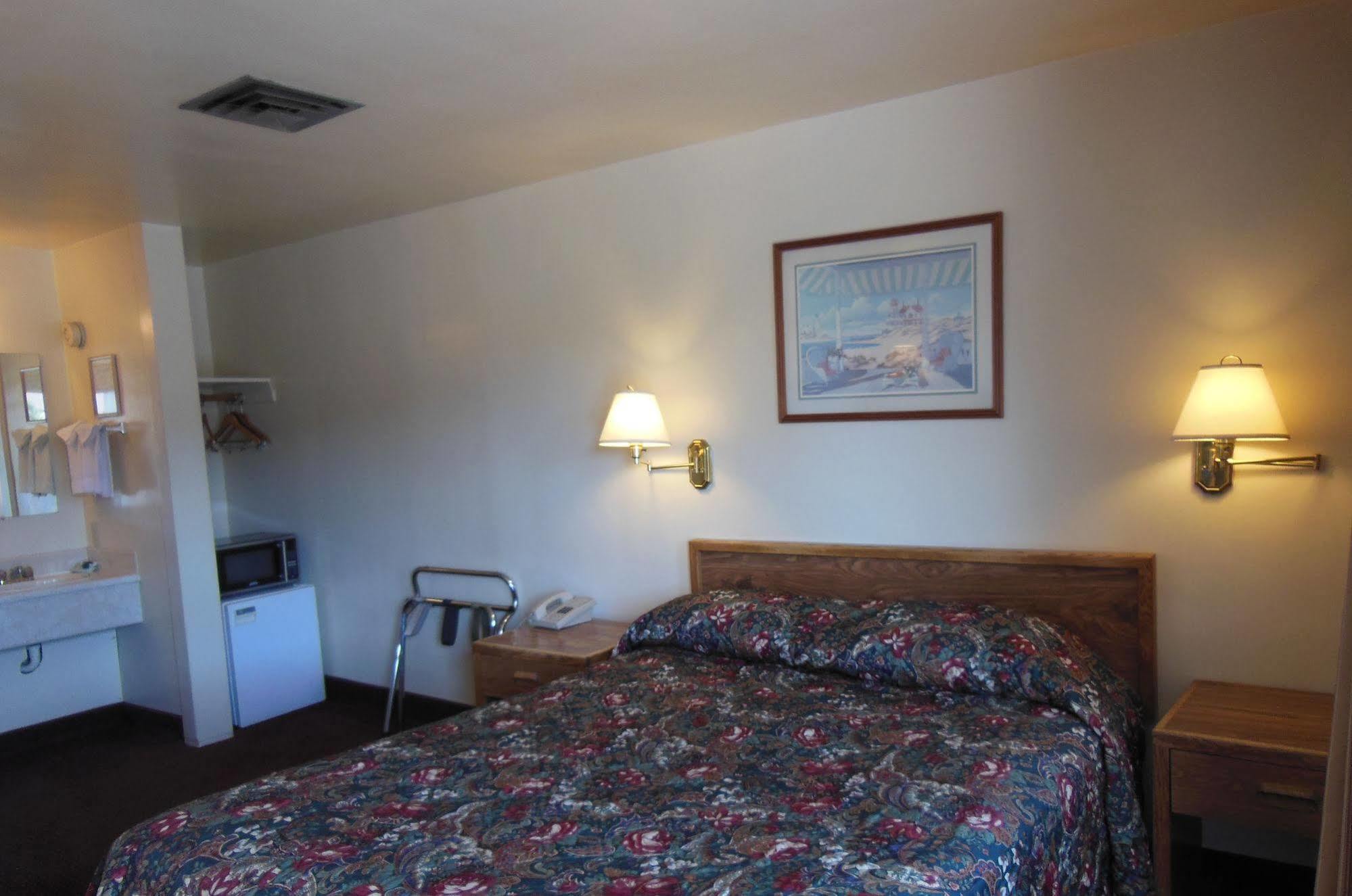 Super 8 By Wyndham Williams West Route 66 - Grand Canyon Area Exterior photo
