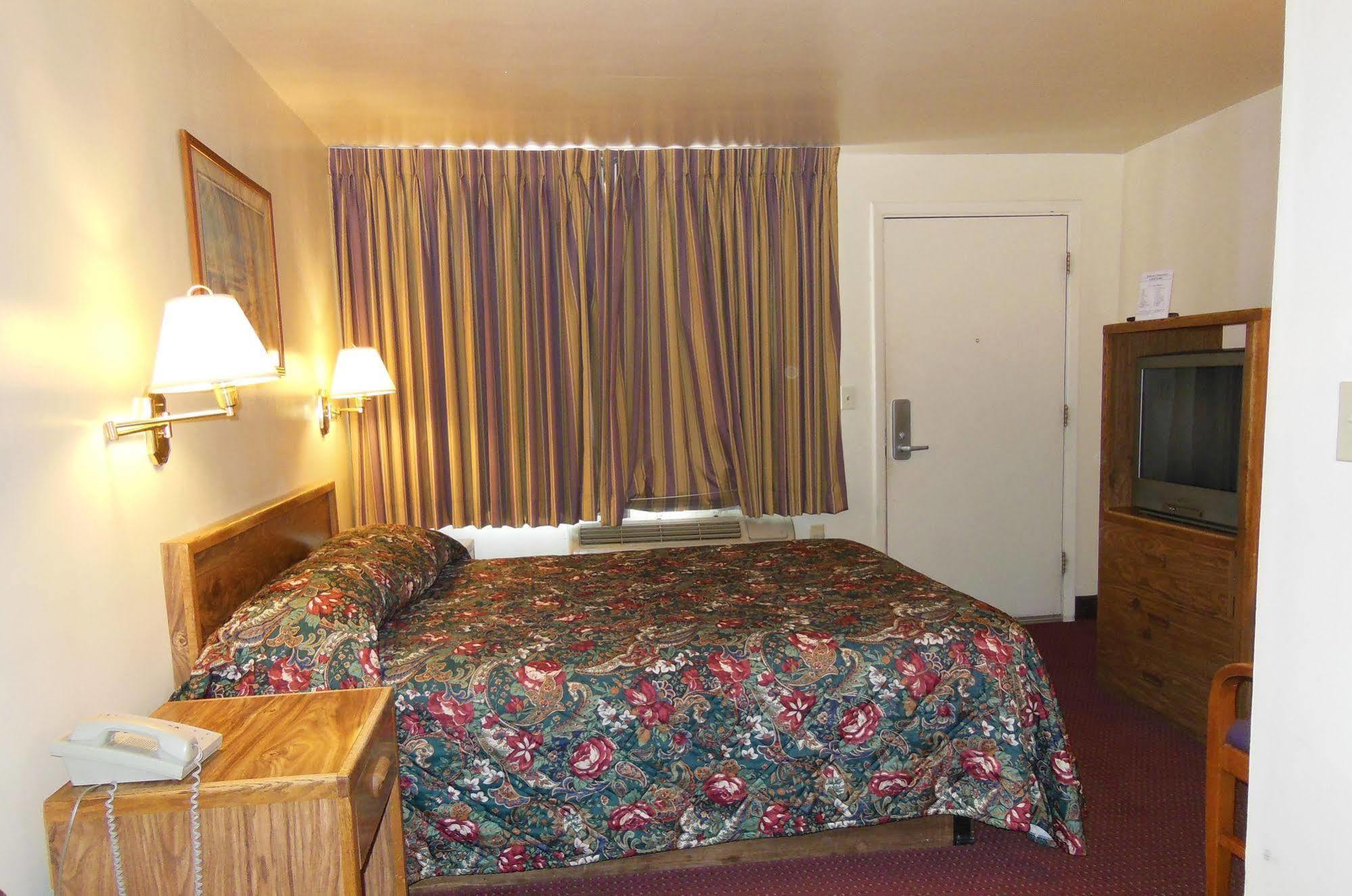 Super 8 By Wyndham Williams West Route 66 - Grand Canyon Area Exterior photo